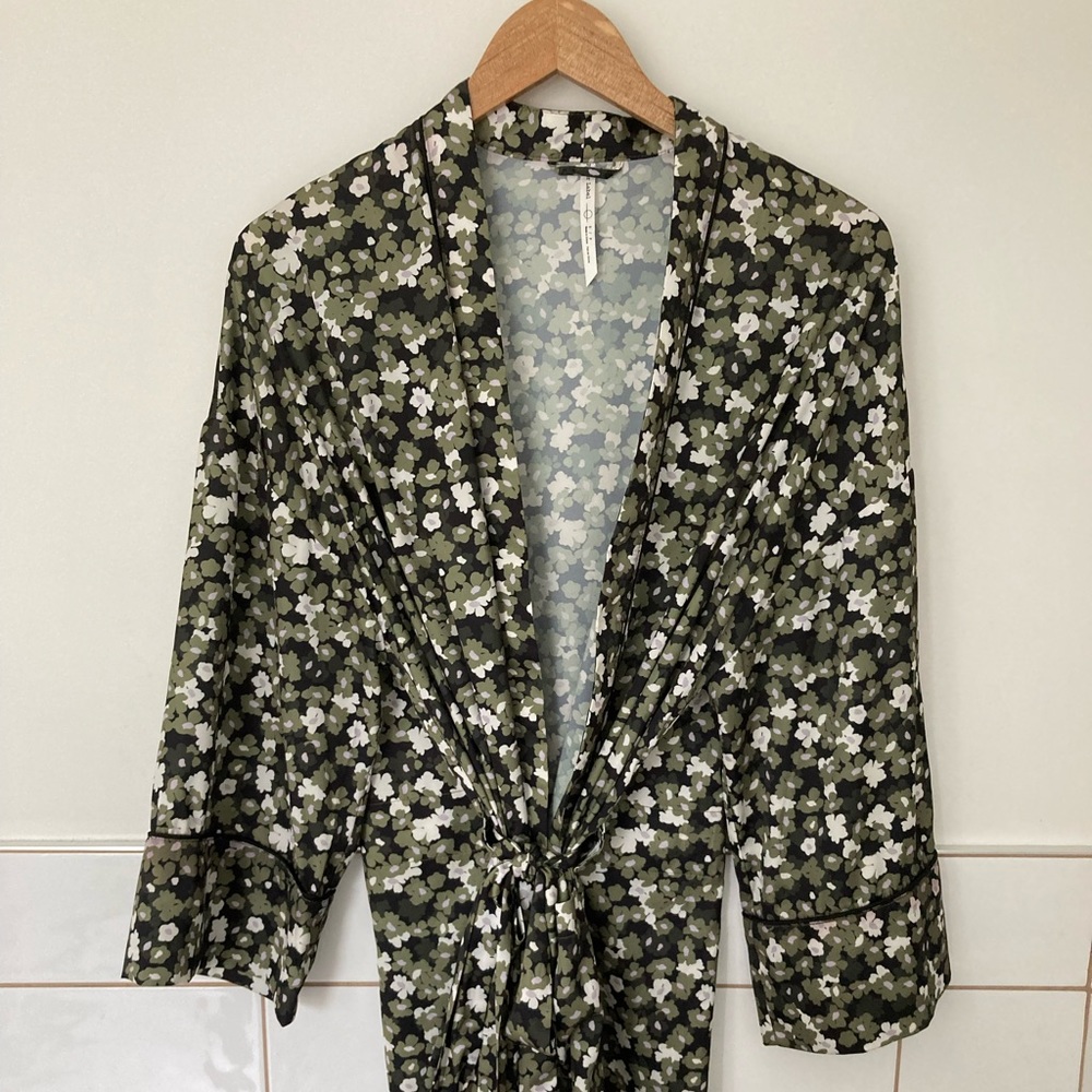 Paper Label Silk Robe